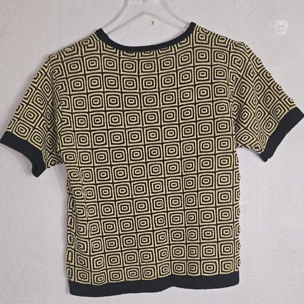Jan Leslie Black and Gold Square Pattern Sweater - Picture 3 of 8